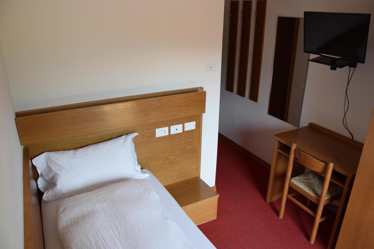 Hotel Ferrari Pinzolo Eksteriør bilde