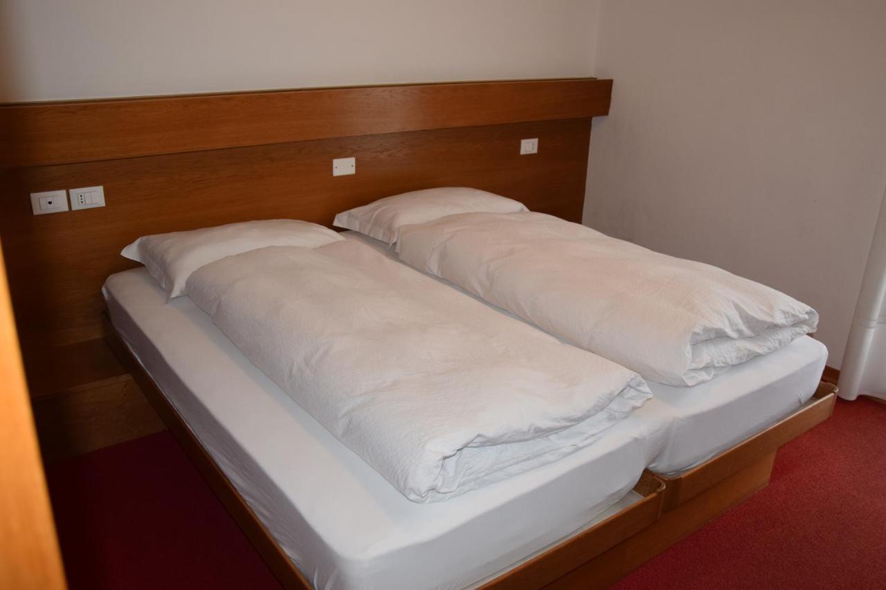 Hotel Ferrari Pinzolo Eksteriør bilde