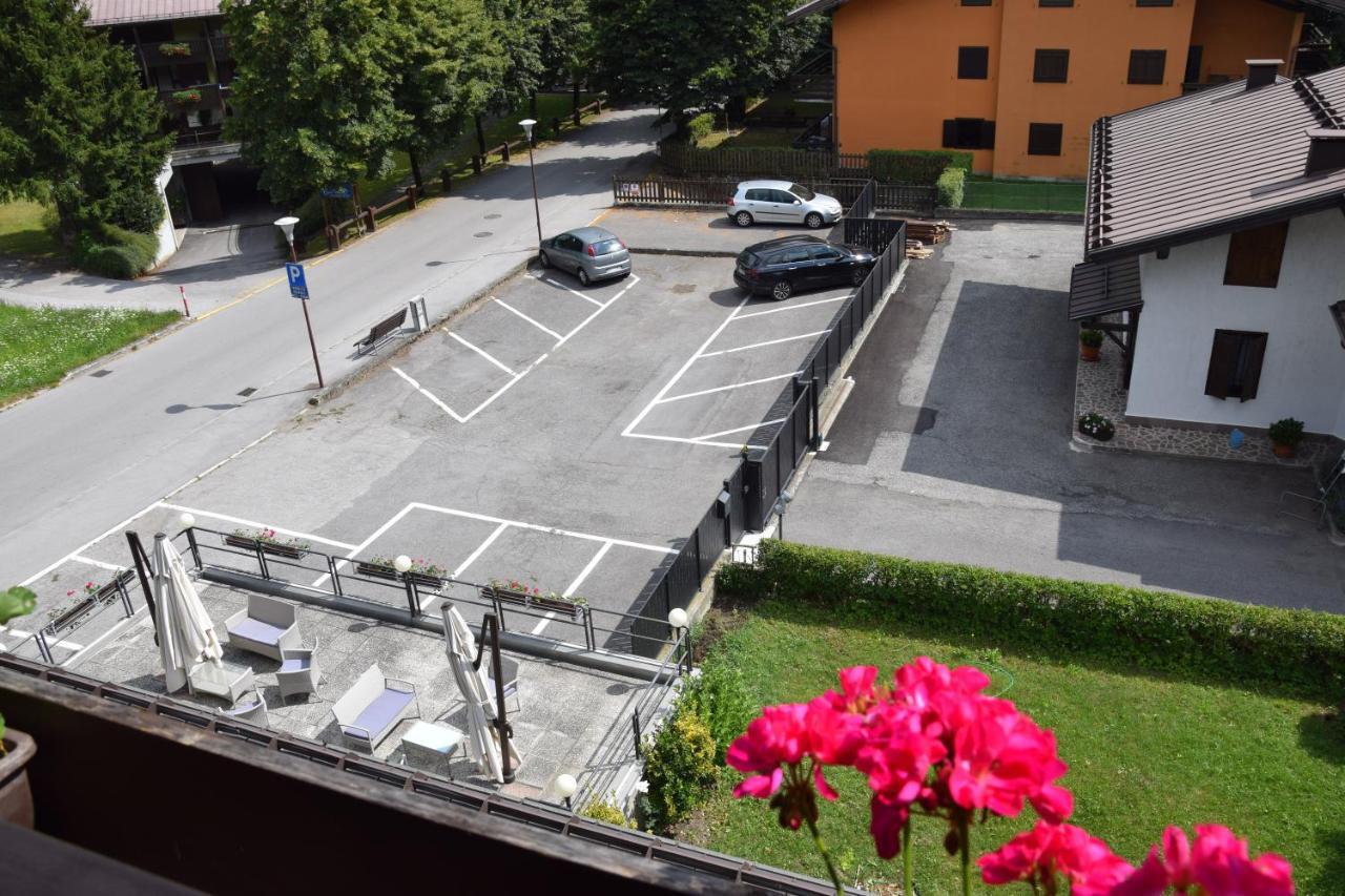 Hotel Ferrari Pinzolo Eksteriør bilde