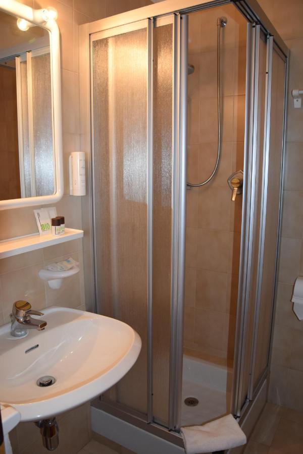 Hotel Ferrari Pinzolo Eksteriør bilde