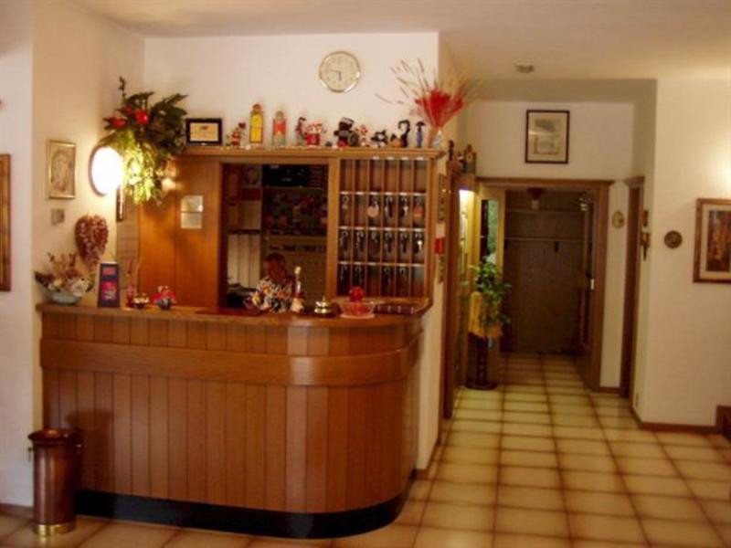 Hotel Ferrari Pinzolo Eksteriør bilde