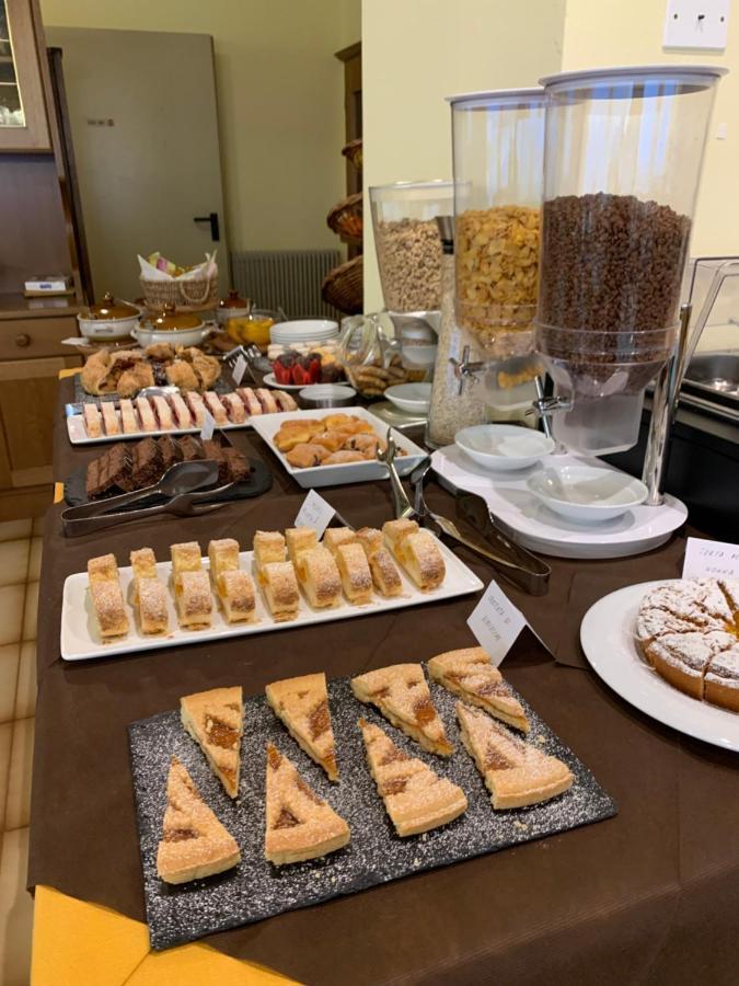 Hotel Ferrari Pinzolo Eksteriør bilde